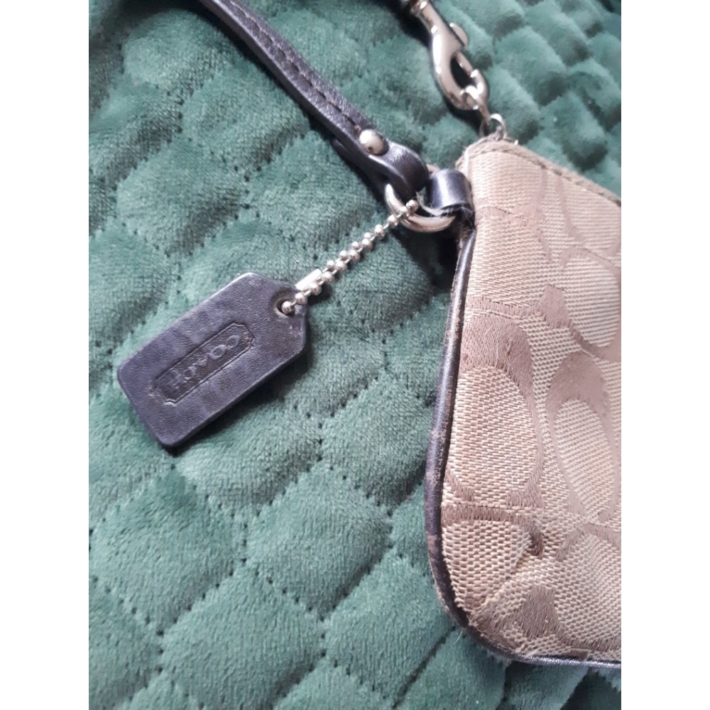 🍂Coach wristlet🍂 - Picture 4 of 6